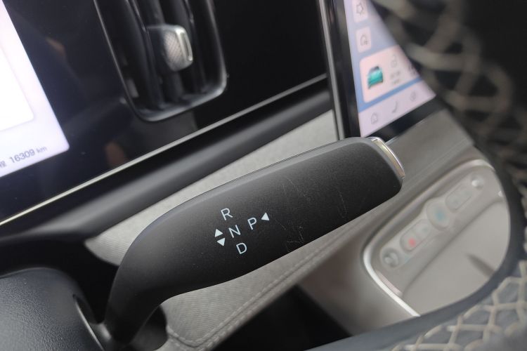 BYD Sea Lion 05 EV 2025 car image #14