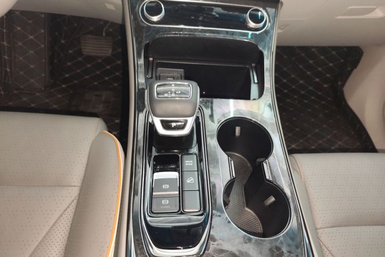 Forthing Yacht 2024 car image #14