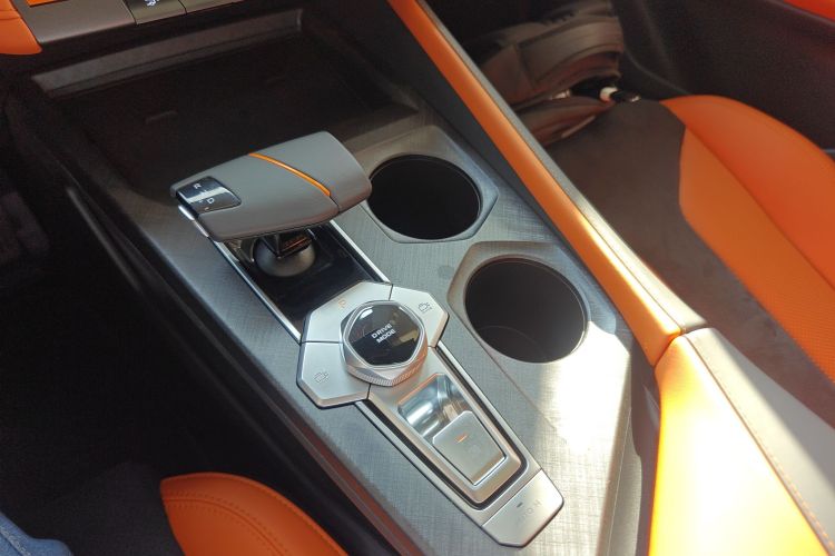 Changan UNI-V 2023 immagine di auto #14