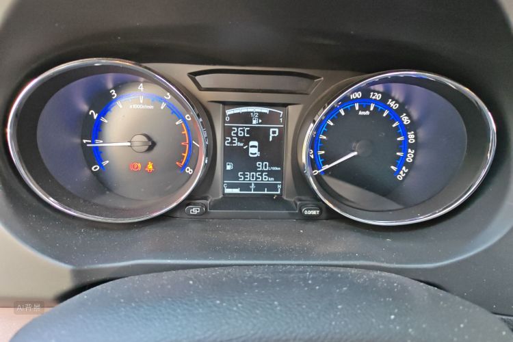 Forthing SX6 2016 car image #14