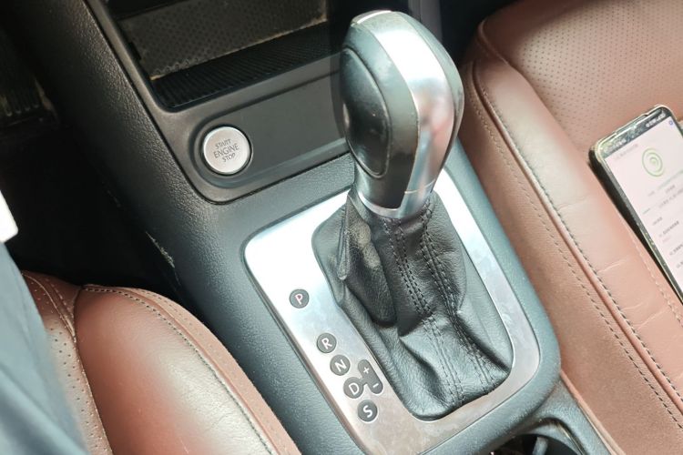 Volkswagen Tiguan 2015 car image #14