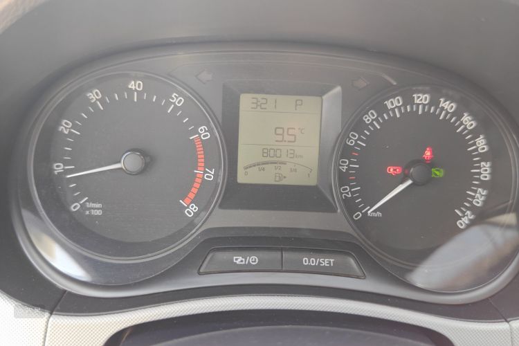 Skoda Fabia 2015 immagine di auto #14