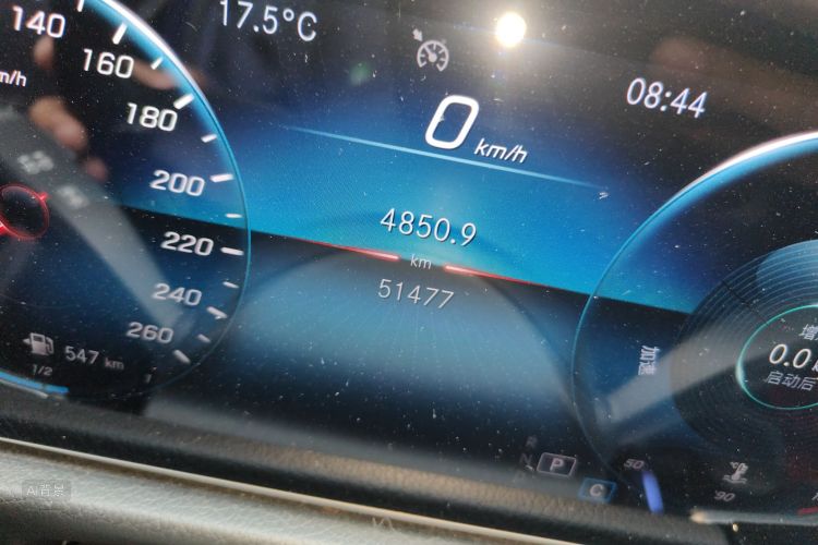 Mercedes-Benz GLB Class 2020 car image #14