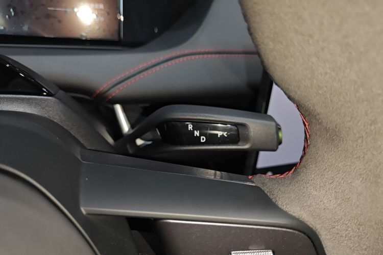 MI SU7 Ultra 2025 car image #14