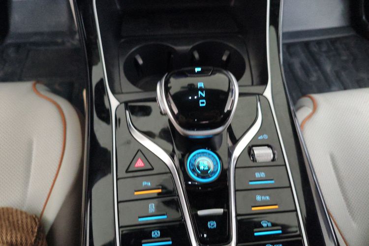 BYD Qin Plus 2023 imagem de carro #14