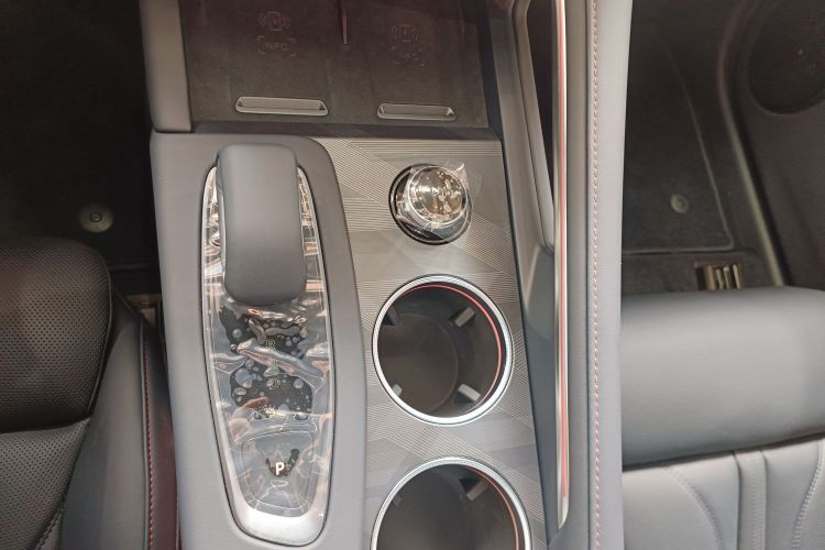 极氪 极氪001 2026 汽车图片 #14