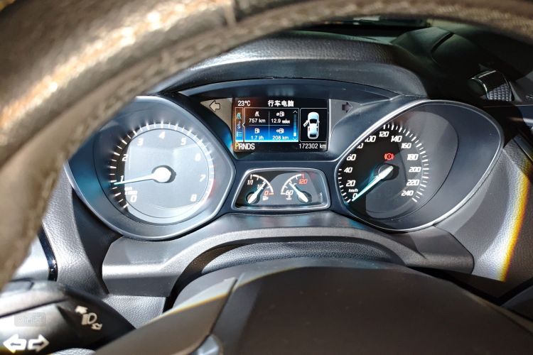 Ford Kuga 2015 car image #14