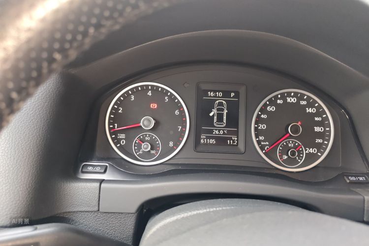 Volkswagen Tiguan 2016 car image #14