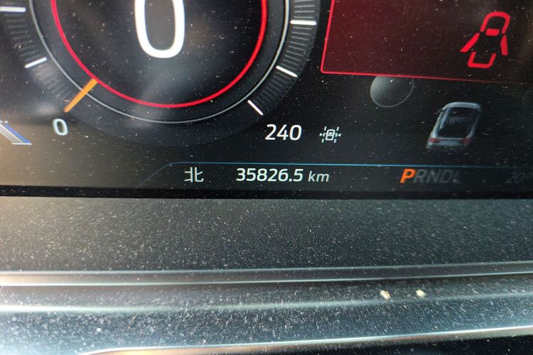 Ford Explorer 2023 image de voiture #14