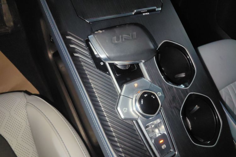 Changan UNI-K iDD 2022 car image #14