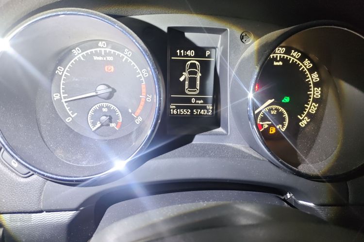 Skoda Yeti 2015 car image #14