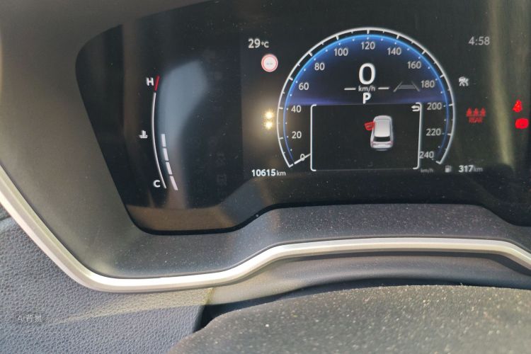 Toyota Frontlander 2023 car image #14