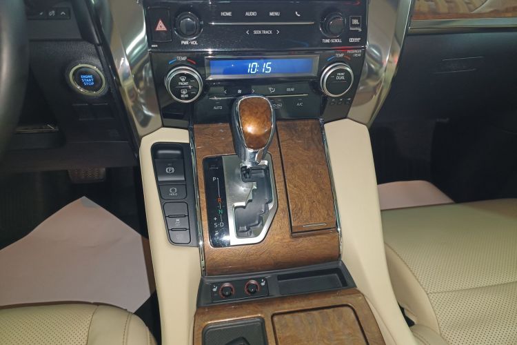 Toyota Alphard 2018 car image #14