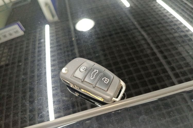 Audi A3 2019 car image #14
