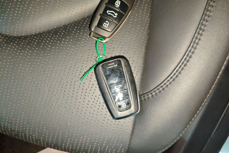 Toyota Avalon 2023 car image #14