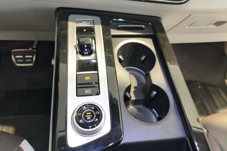 Volkswagen Tavendor 2024 immagine di auto #14