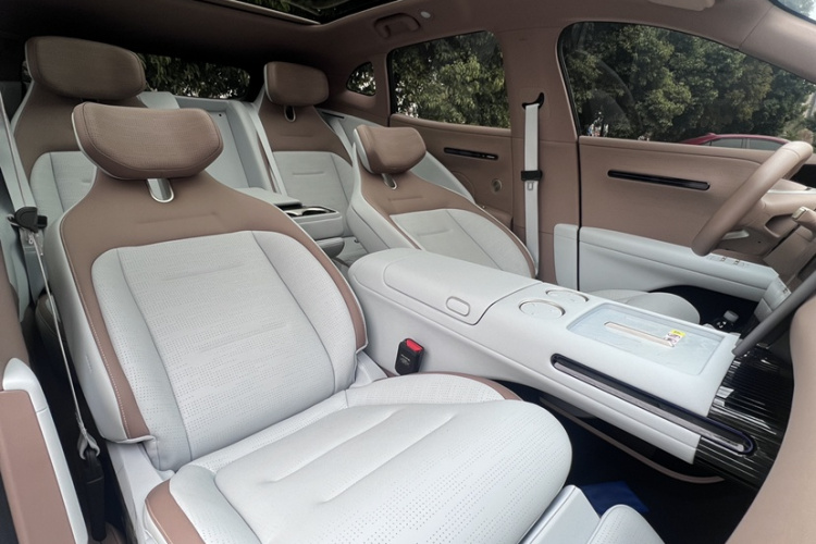 Avatr 07 2025 car image #14