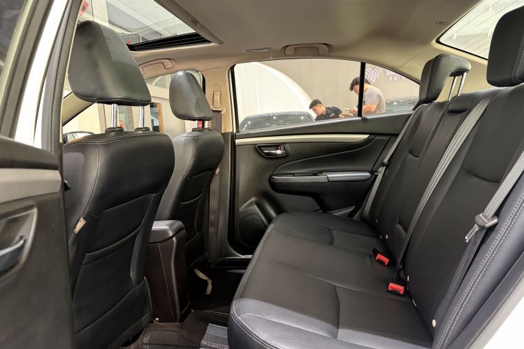 Suzuki Ciaz 2017 изображение автомобиля #14