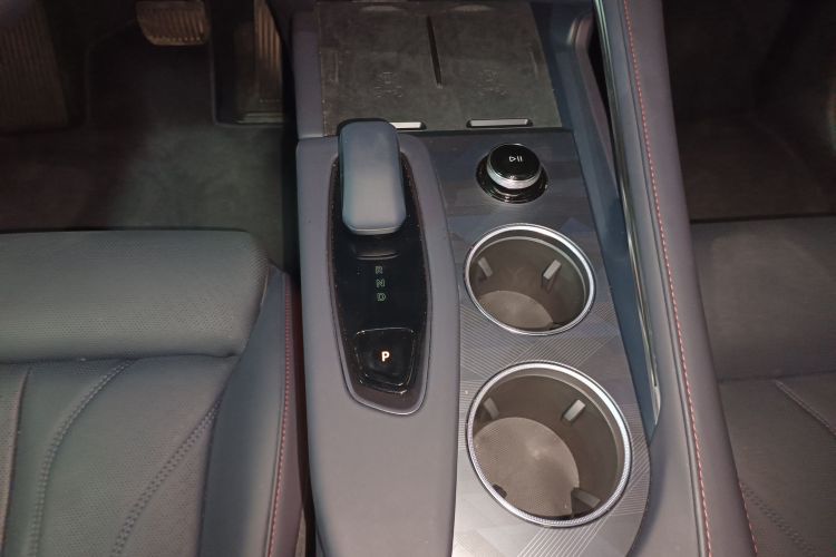 极氪 极氪001 2026 汽车图片 #14