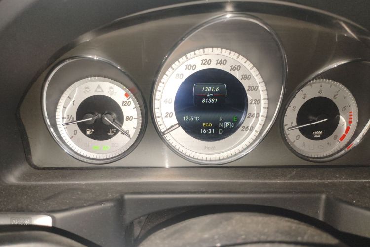 Mercedes-Benz GLK Class 2015 car image #14