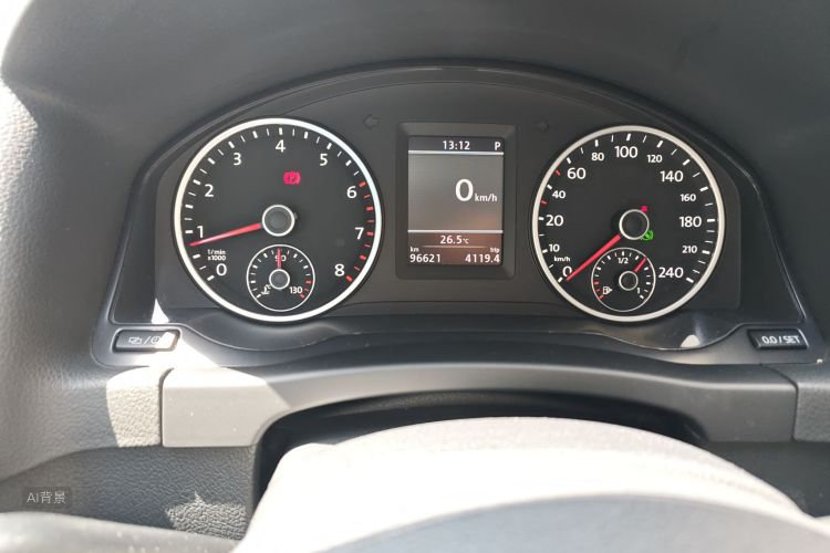 Volkswagen Tiguan 2014 car image #14