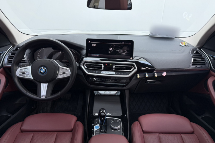 BMW iX3 2023 immagine di auto #14