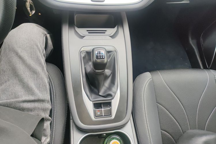 X70M 2022 #14 X70M 2022 car image #14