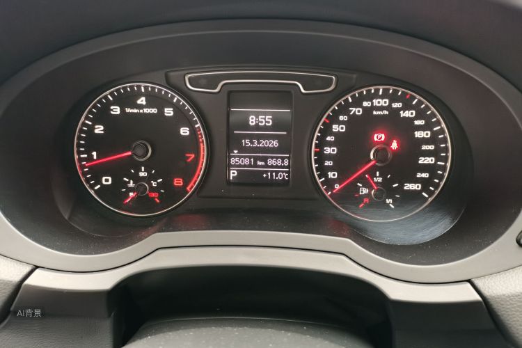 Audi Q3 2014 car image #14