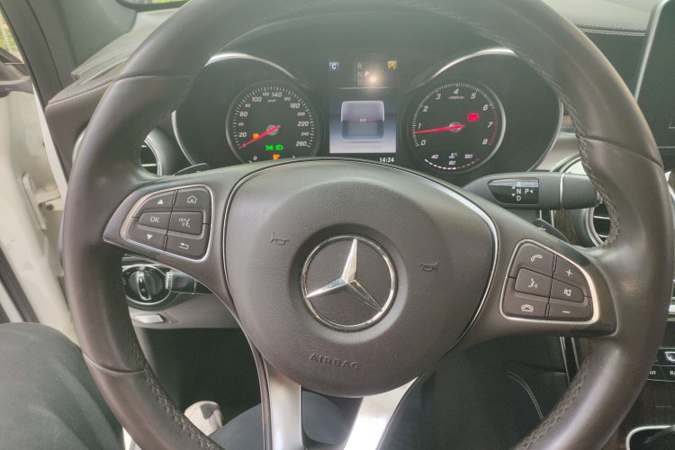 Mercedes-Benz GLC Class 2016 صورة سيارة #14