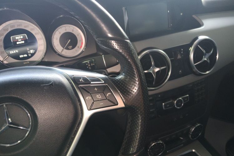 Mercedes-Benz GLK Class 2015 car image #14