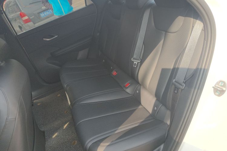 BYD e7 2025 imagem de carro #14