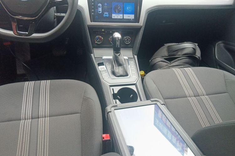 Volkswagen Lamando 2018 immagine di auto #14