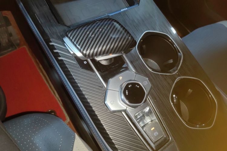 Changan UNI-K iDD 2022 car image #14