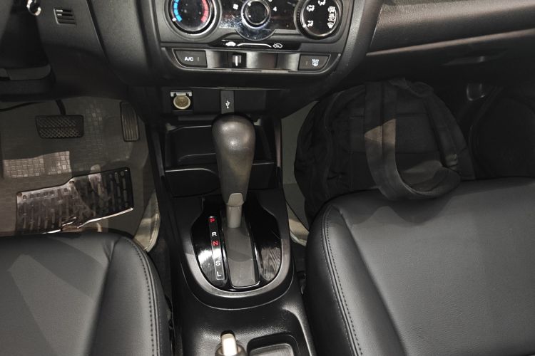 Honda Fit 2015 car image #14