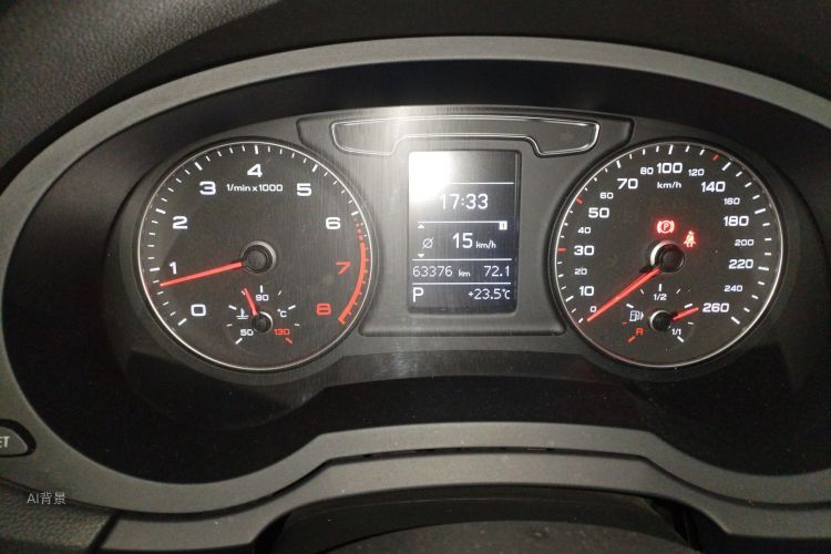 Audi Q3 2017 car image #14