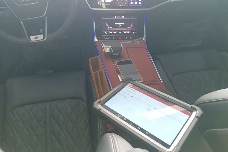 Audi A6L 2025 car image #14