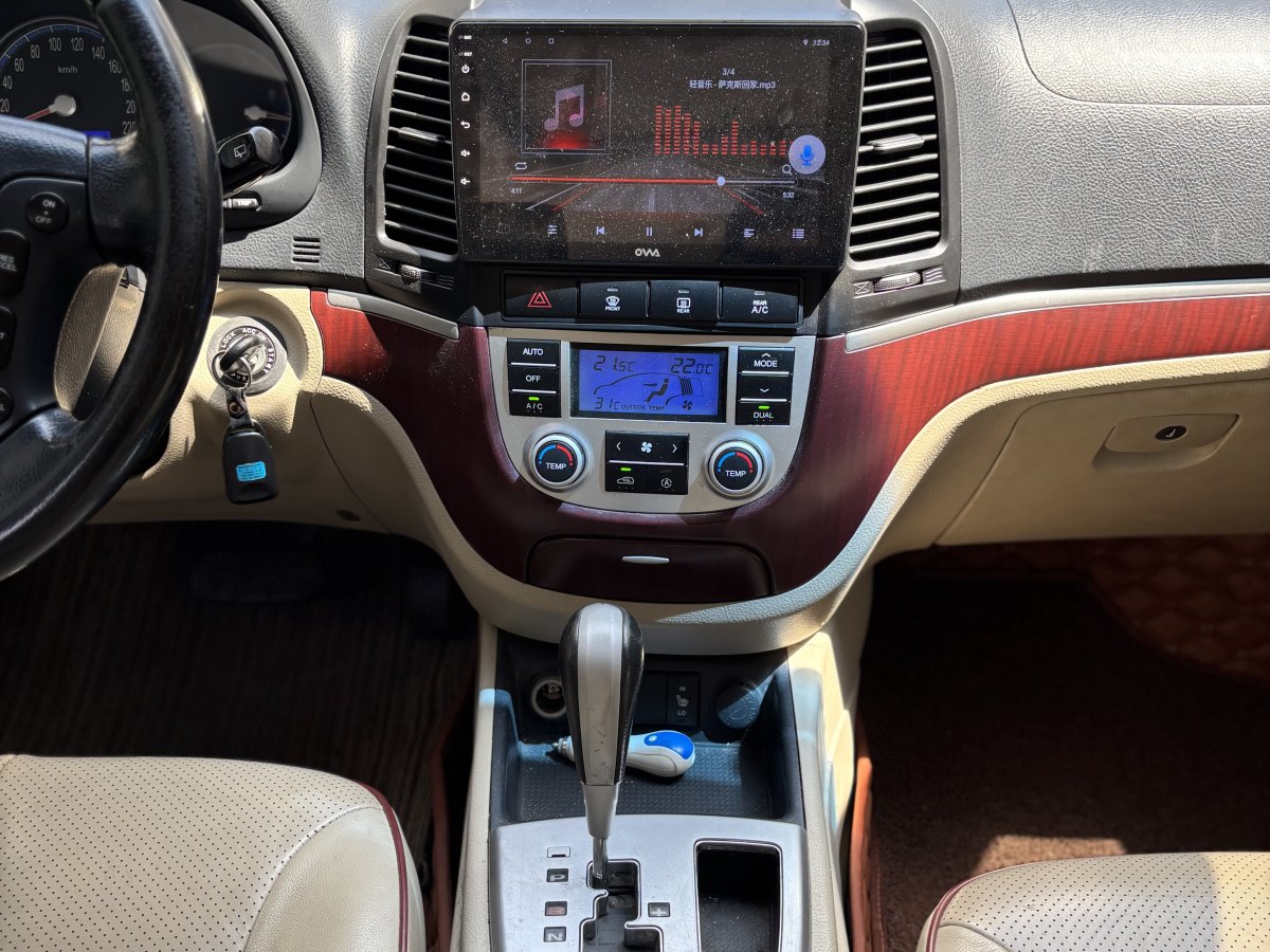 Hyundai Santa Fe Classic 2009 car image #14