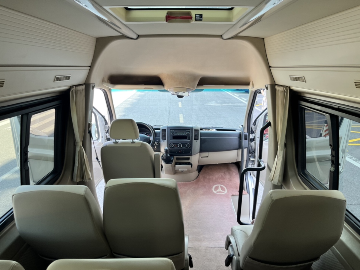 Mercedes-Benz Sprinter 2013 car image #14