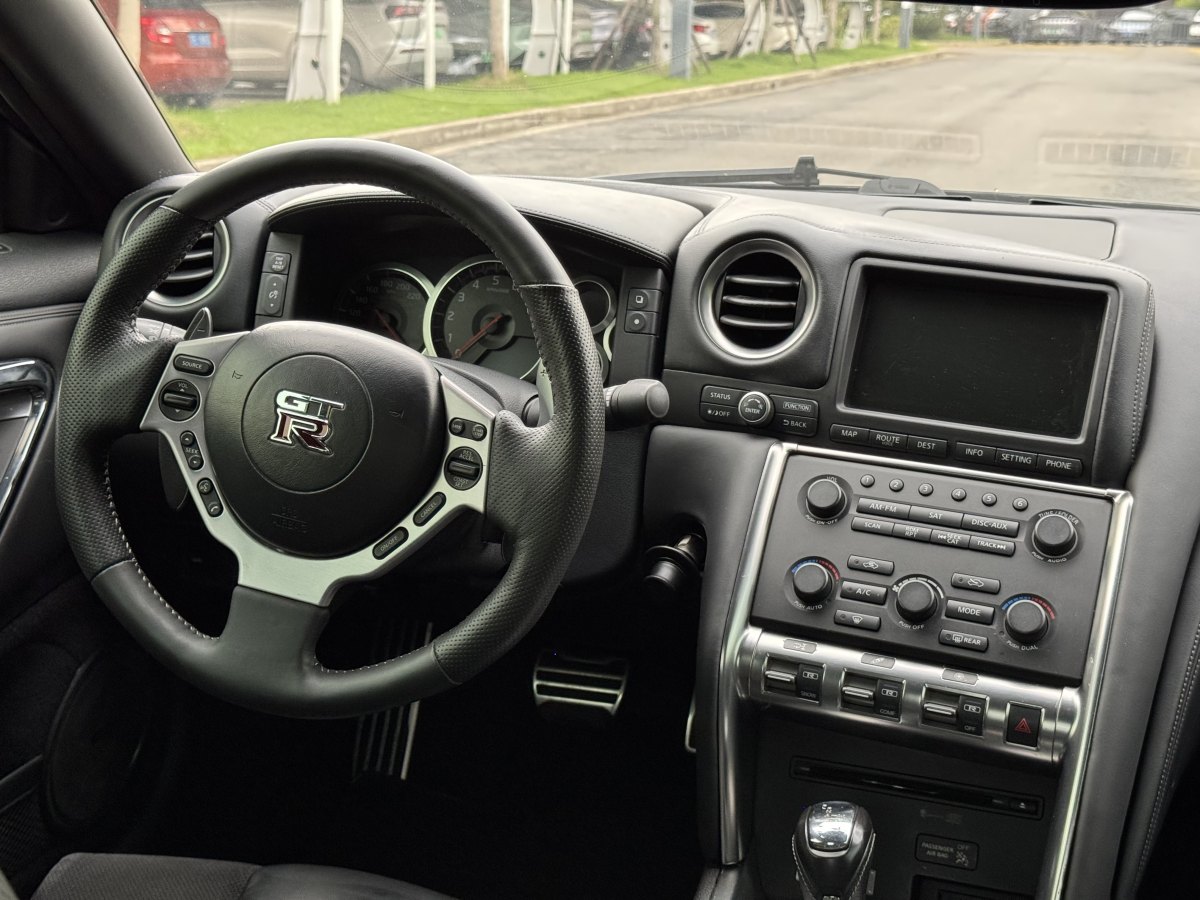 日产 日产GT-R 2010 汽车图片 #14