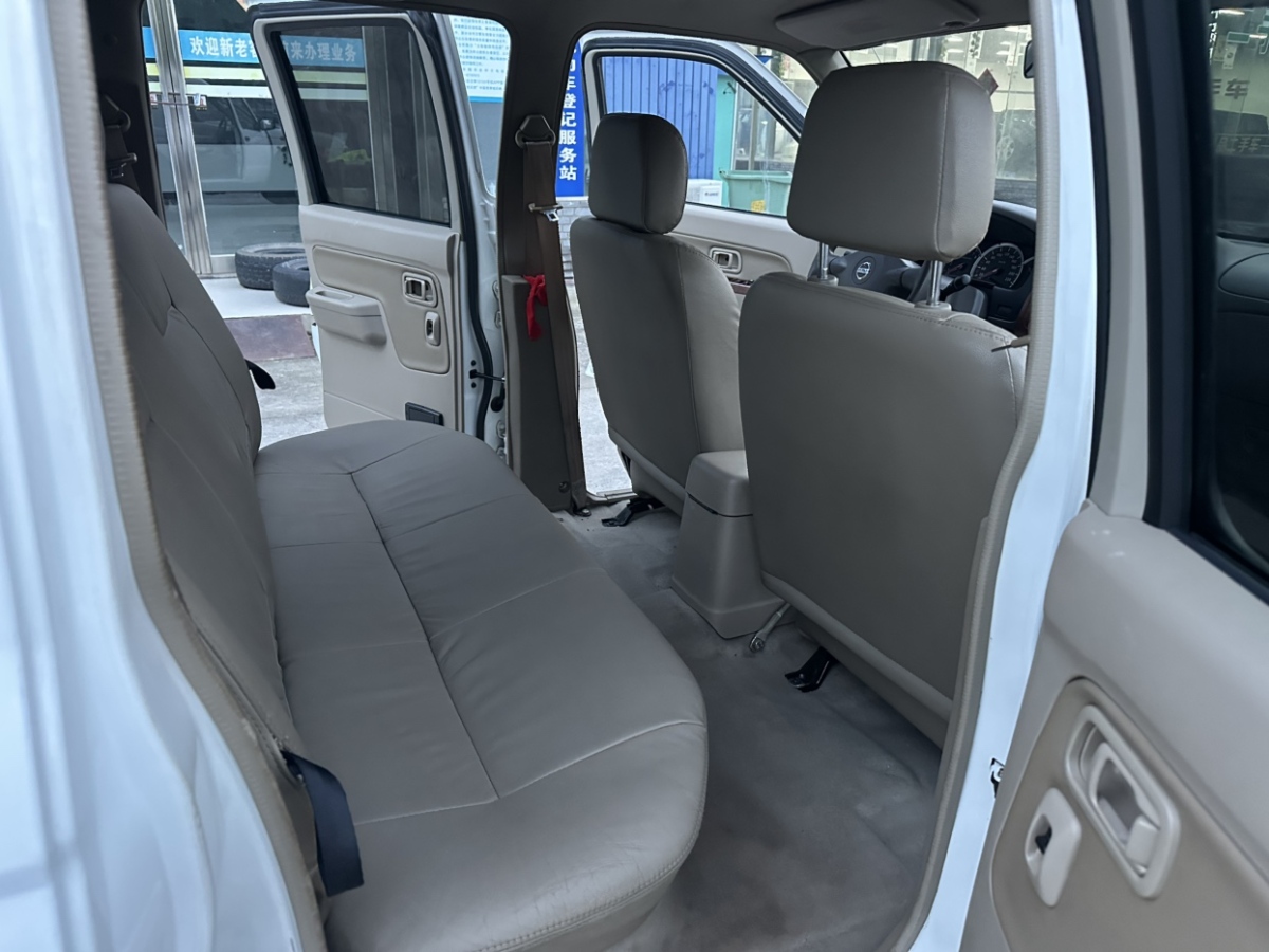 Nissan D22 2016 car image #14