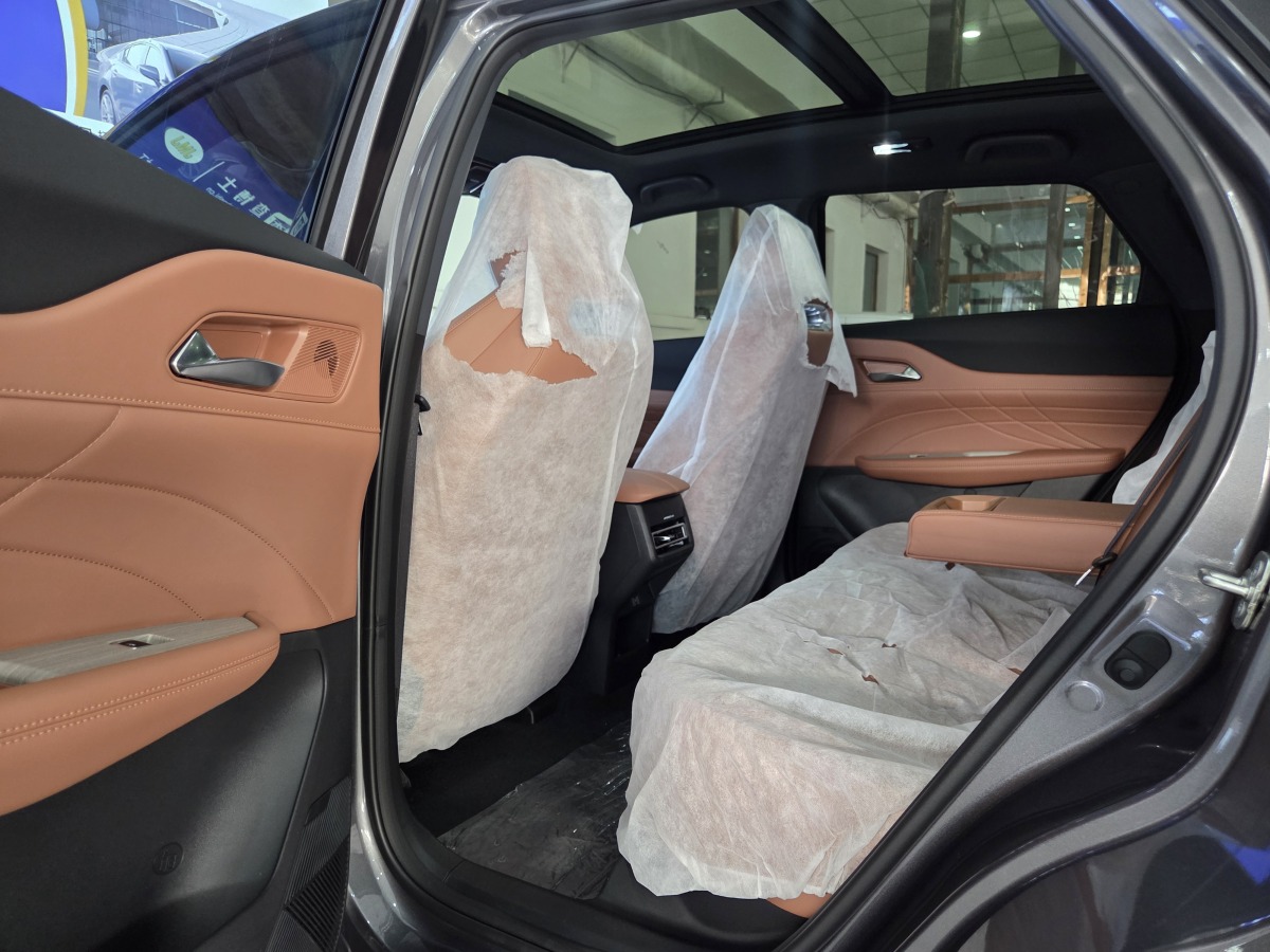 Changan UNI-Z PHEV 2025 car image #14