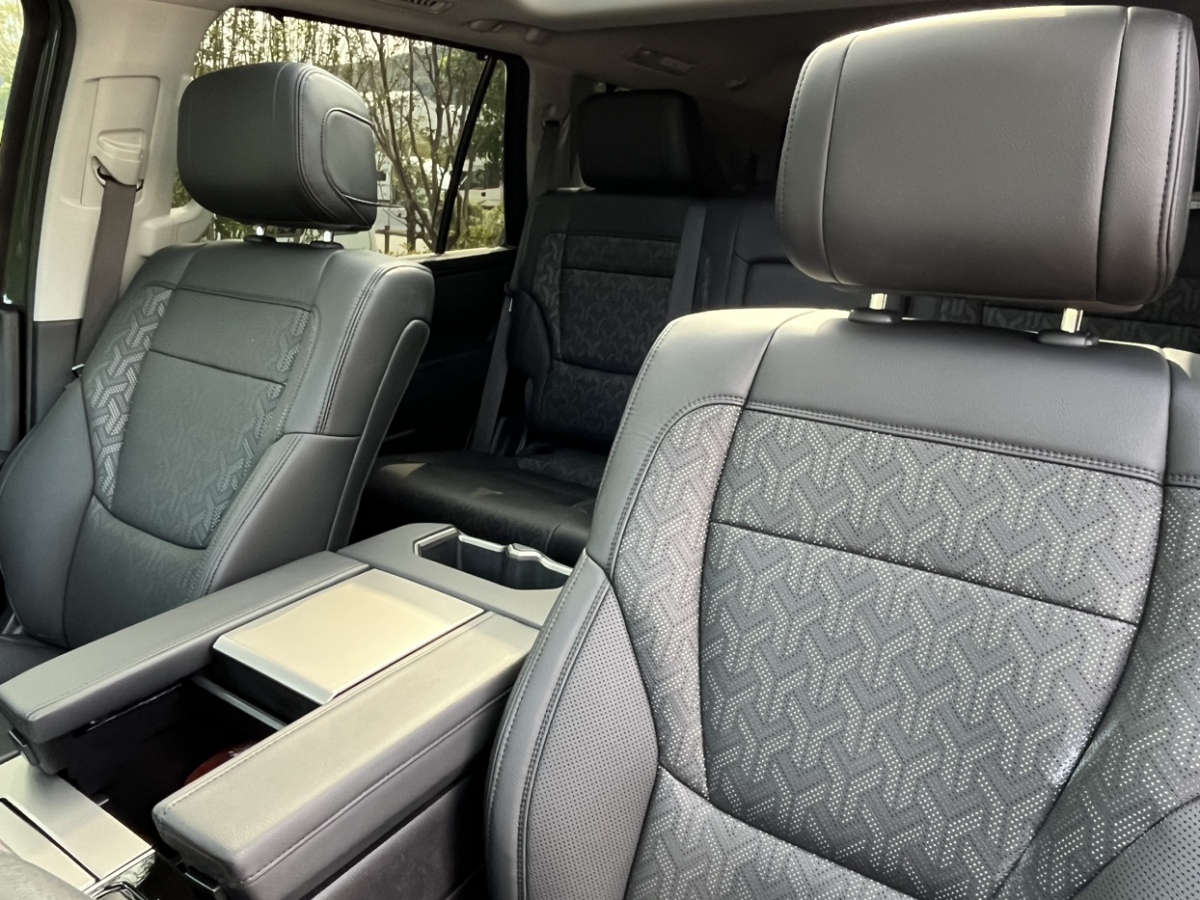 Toyota Sequoia 2023 #14 Toyota Sequoia 2023 imagen de coche #14