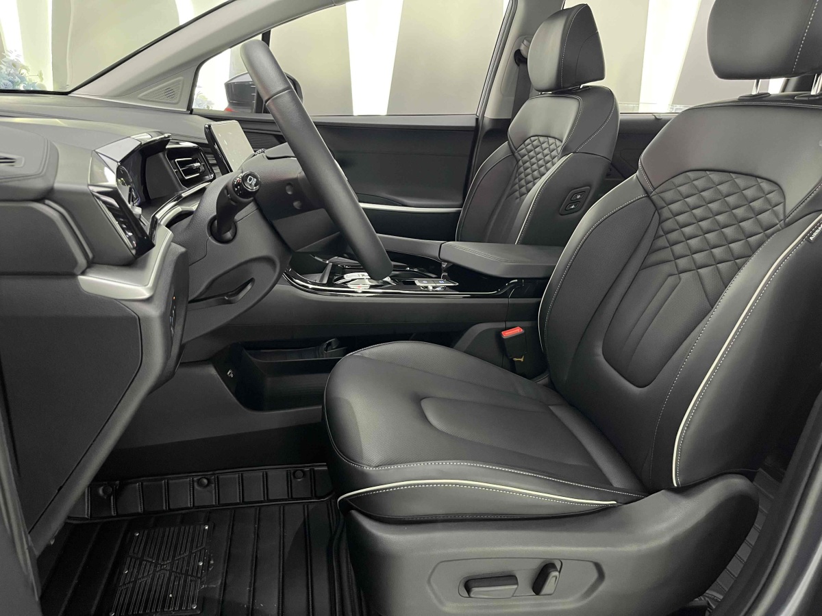 Hyundai Custo 2025 car image #14