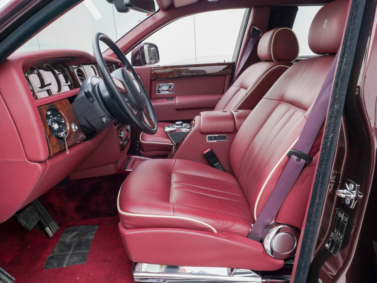 Rolls-Royce Phantom 2016 car image #14