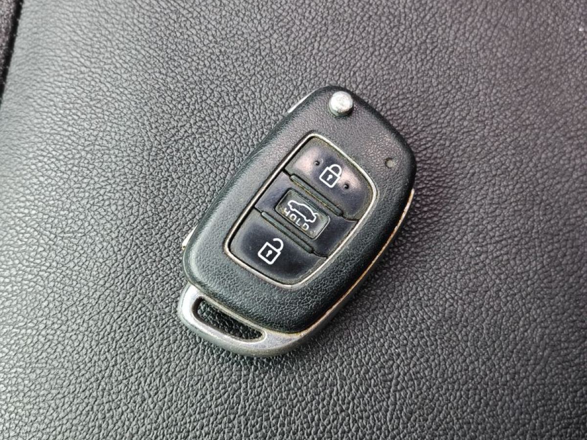 Hyundai Verna 2017 car image #14