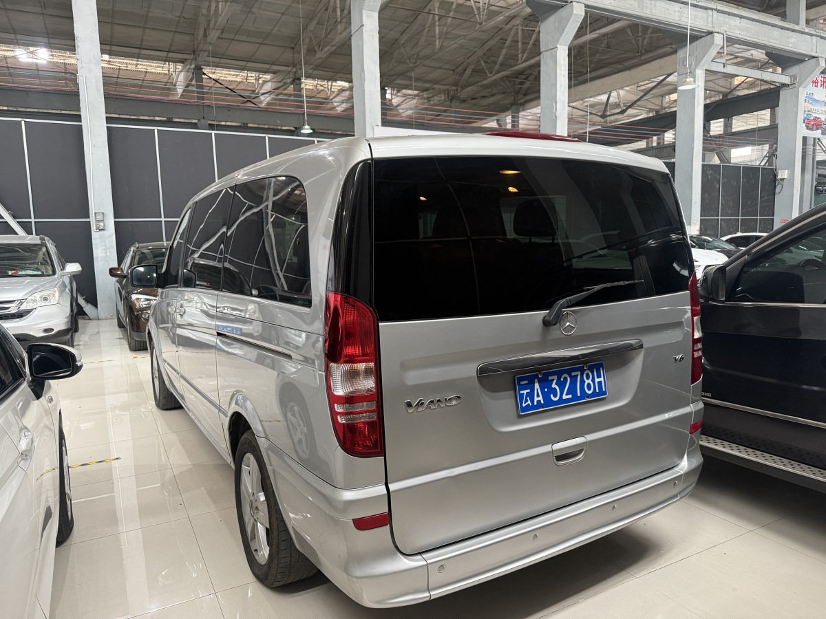 奔驰 唯雅诺 2011 汽车图片 #14