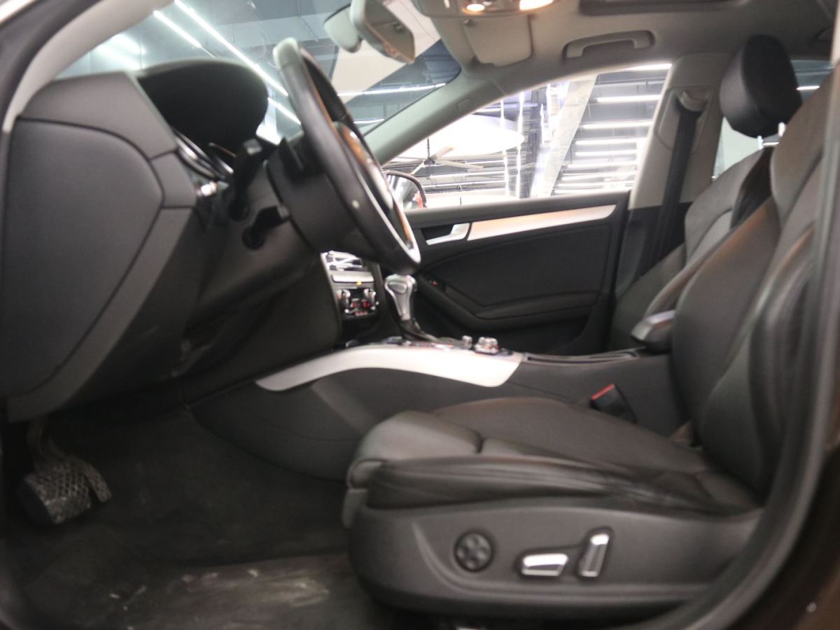 Audi Q6L Sportback e-tron 2012 immagine di auto #14