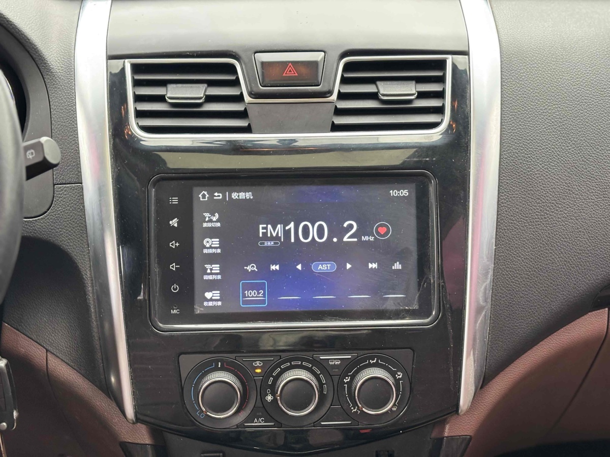 Forthing SX6 2017 car image #14