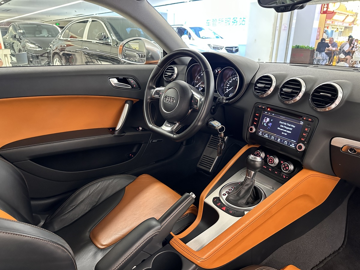 Audi TTS 2015 car image #14