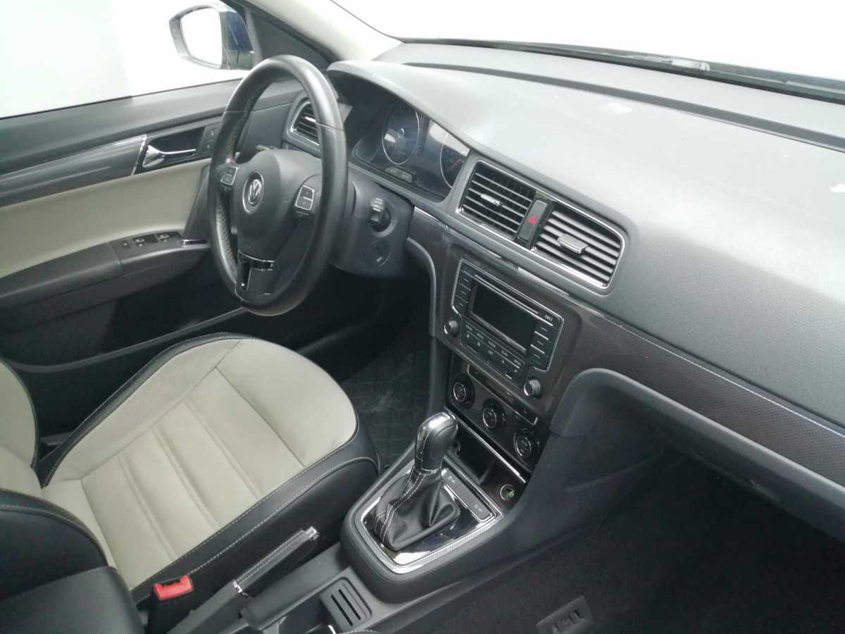 Volkswagen Cross Lavida 2014 immagine di auto #14